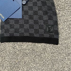 Grey LV square wool scarf